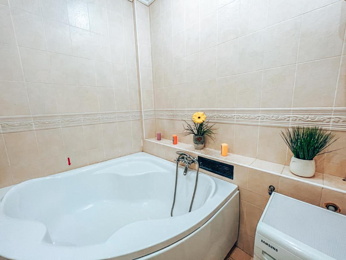Apartment On Fedorova เคียฟ ภายนอก รูปภาพ