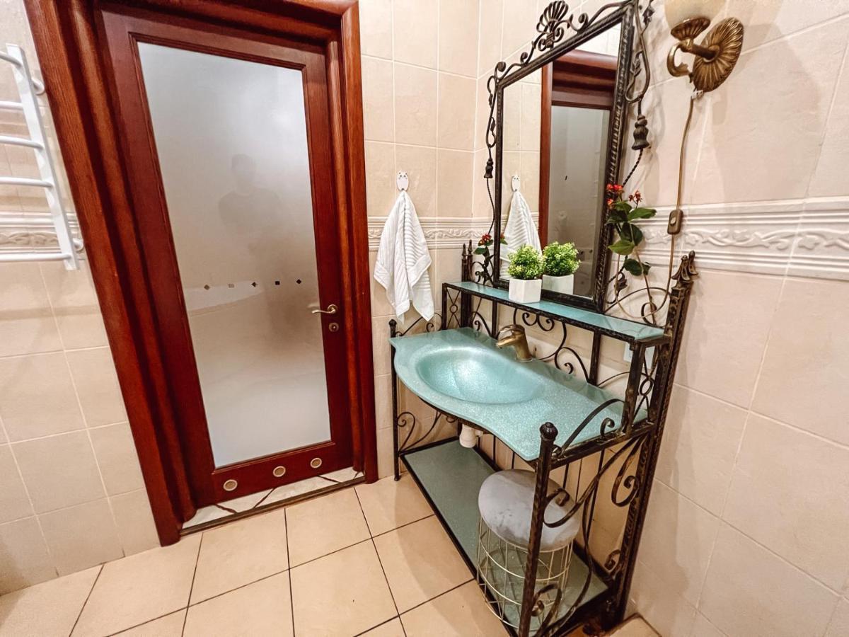 Apartment On Fedorova เคียฟ ภายนอก รูปภาพ